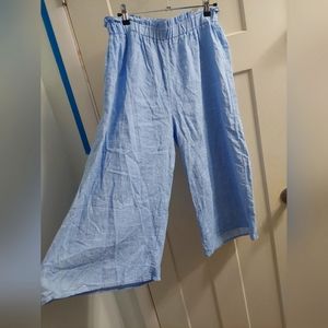 Cute wide leg pull up capri